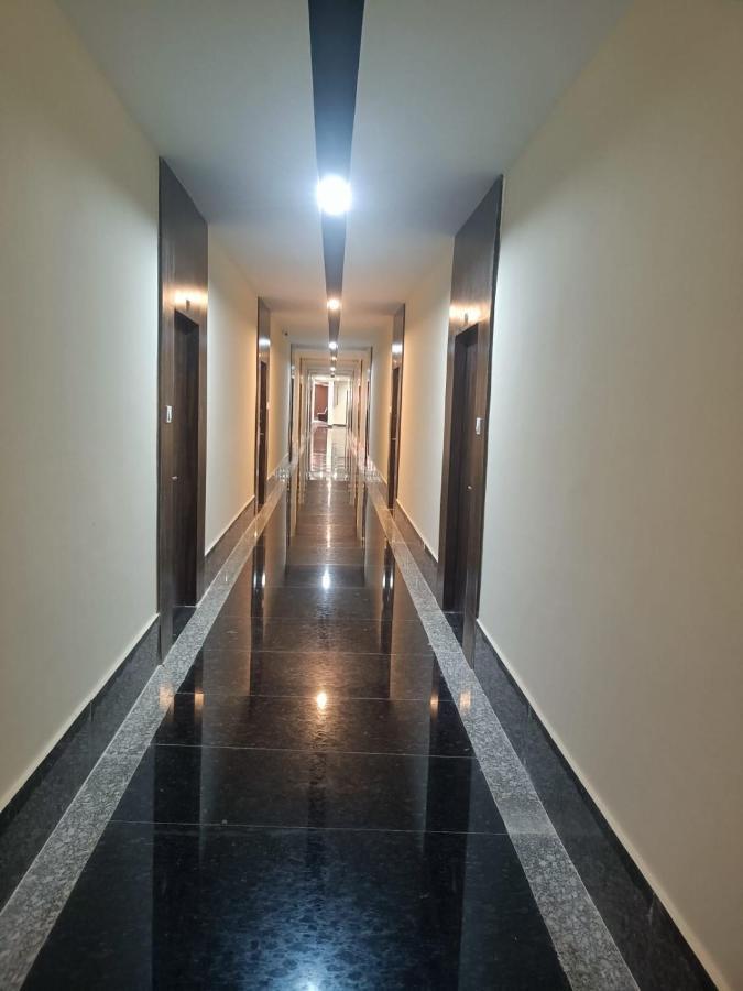 Hotel Rajwada Palace โอร์ชชา ภายนอก รูปภาพ
