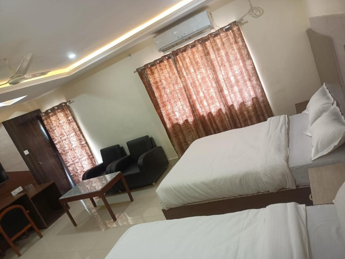 Hotel Rajwada Palace โอร์ชชา ภายนอก รูปภาพ