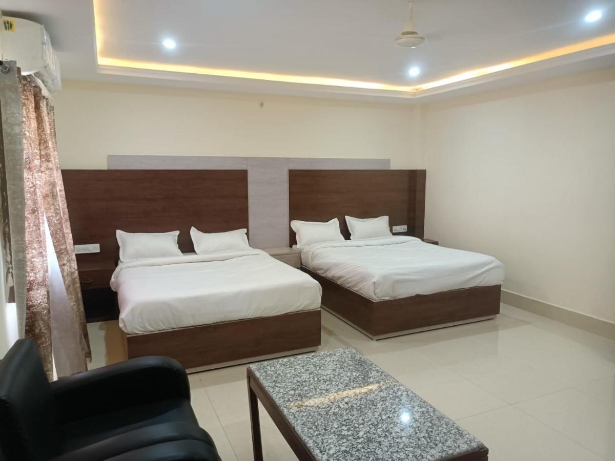 Hotel Rajwada Palace โอร์ชชา ภายนอก รูปภาพ